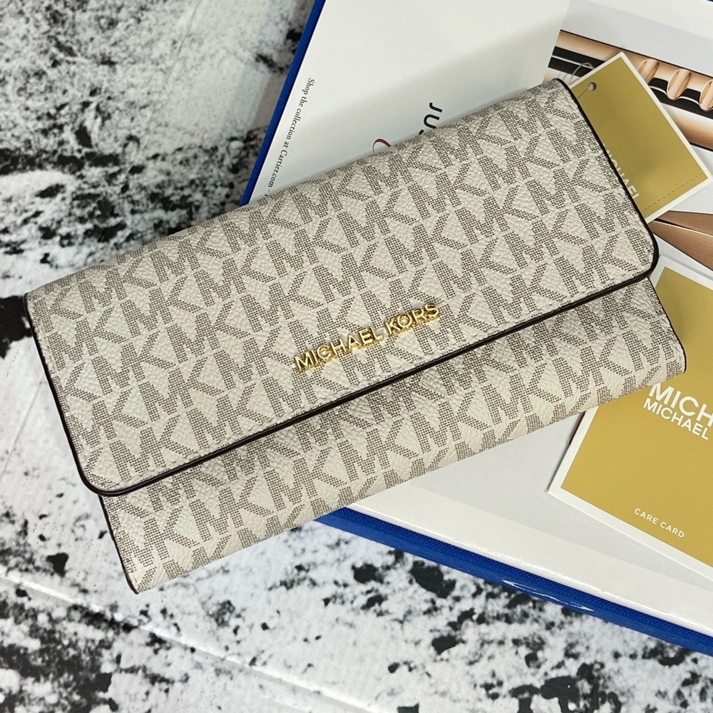 (new+tag) Michael Kors jet set travel large trifold wallet